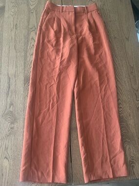 New Aritzia The Effortless Pant